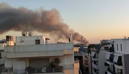 ΦΩΤΙΑ στο Πάρκο Γουδή. Καπνοί αισθητοί και ορατοί από Χολαργό