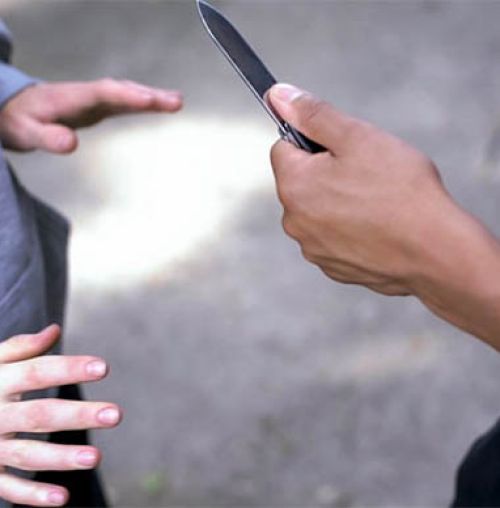 Επίθεση με 7 μαχαιριές σε 14χρονο στον Χολαργό!